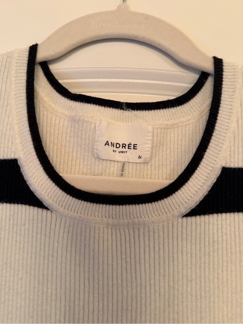 ANDRÉE BY UNIT Black & White Ribbed Crewneck Tank - Picture 2 of 5